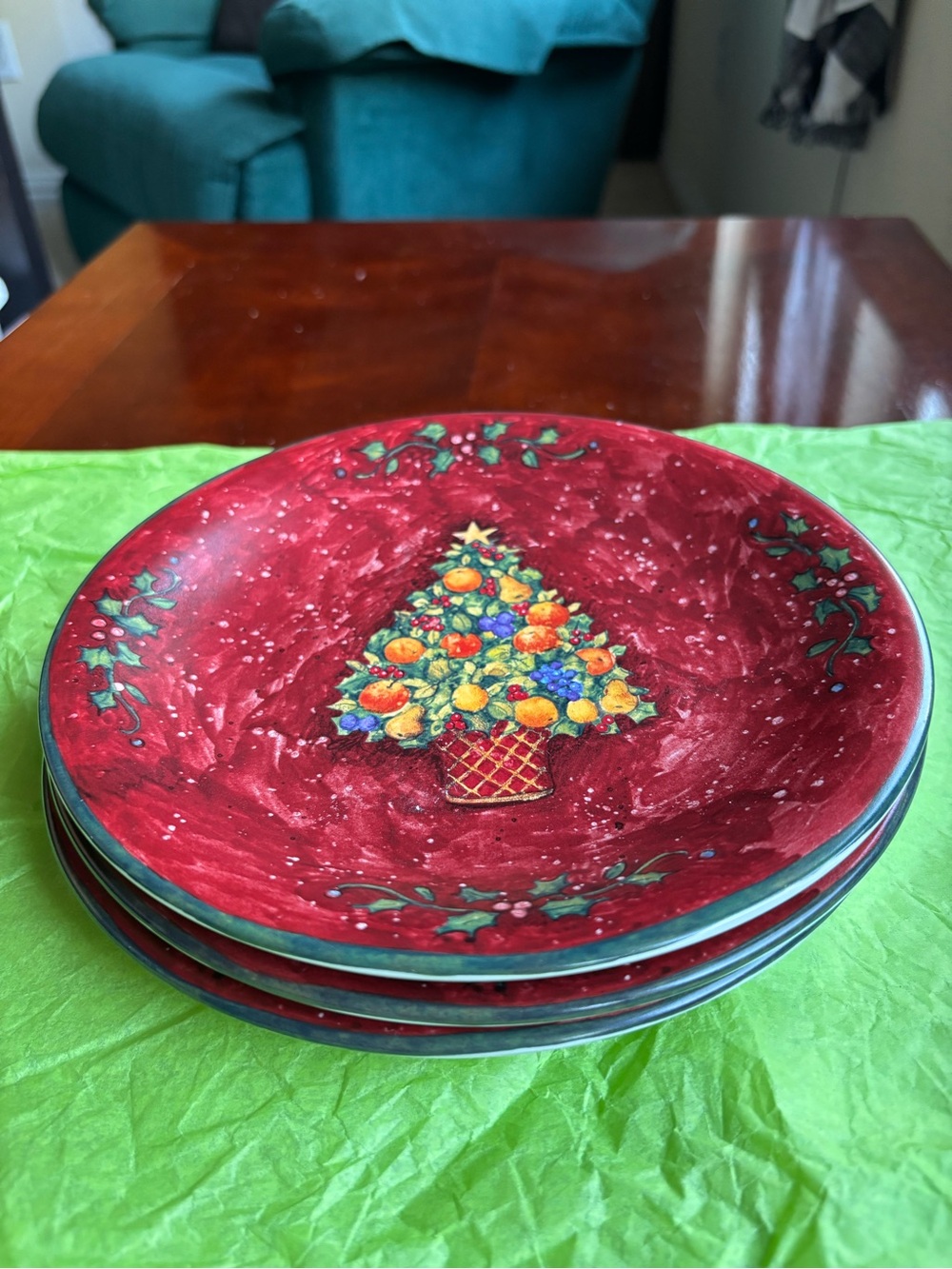 VTG Susan Winget "Home for the Holidays" Christmas Plates